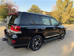 تۆیۆتا لاند کروزەر